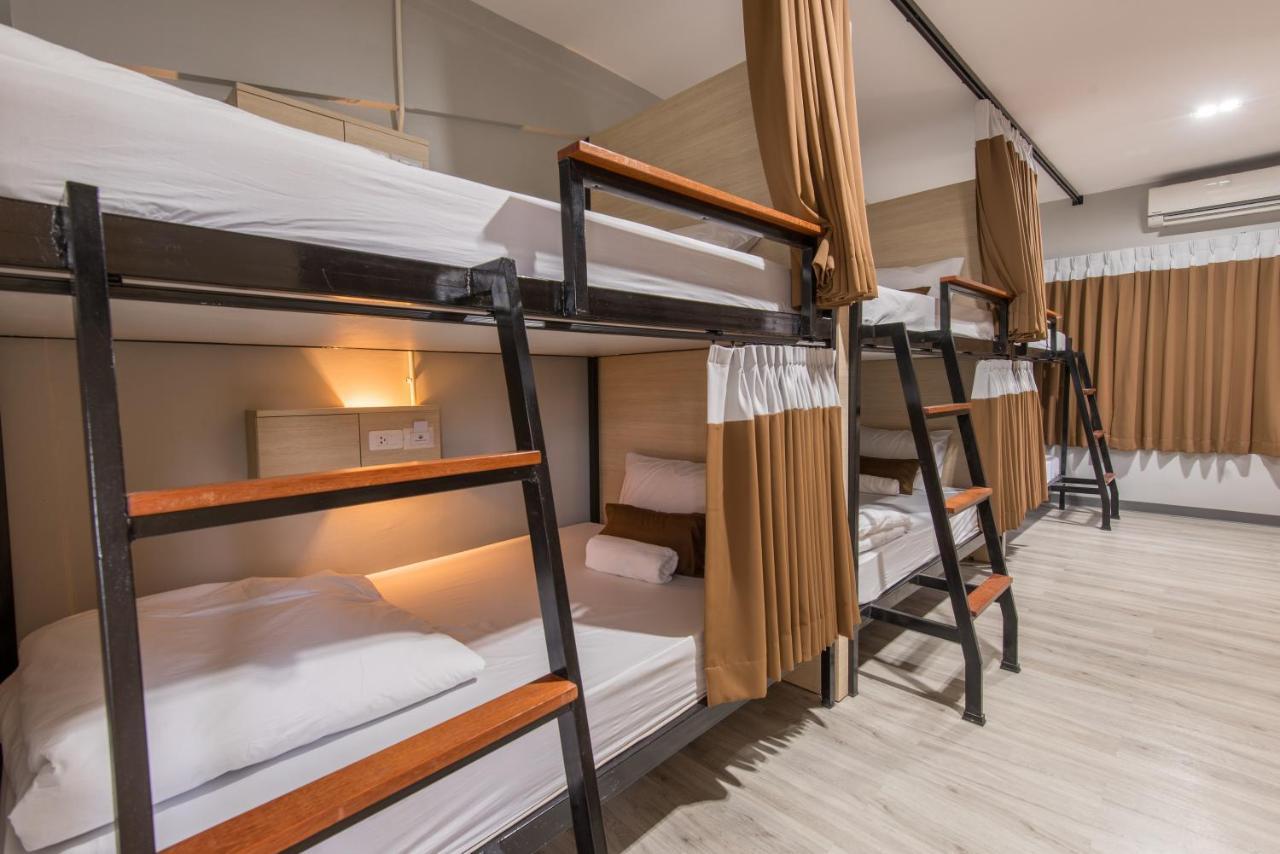 Siam Stadium Hostel Bangkok Luaran gambar