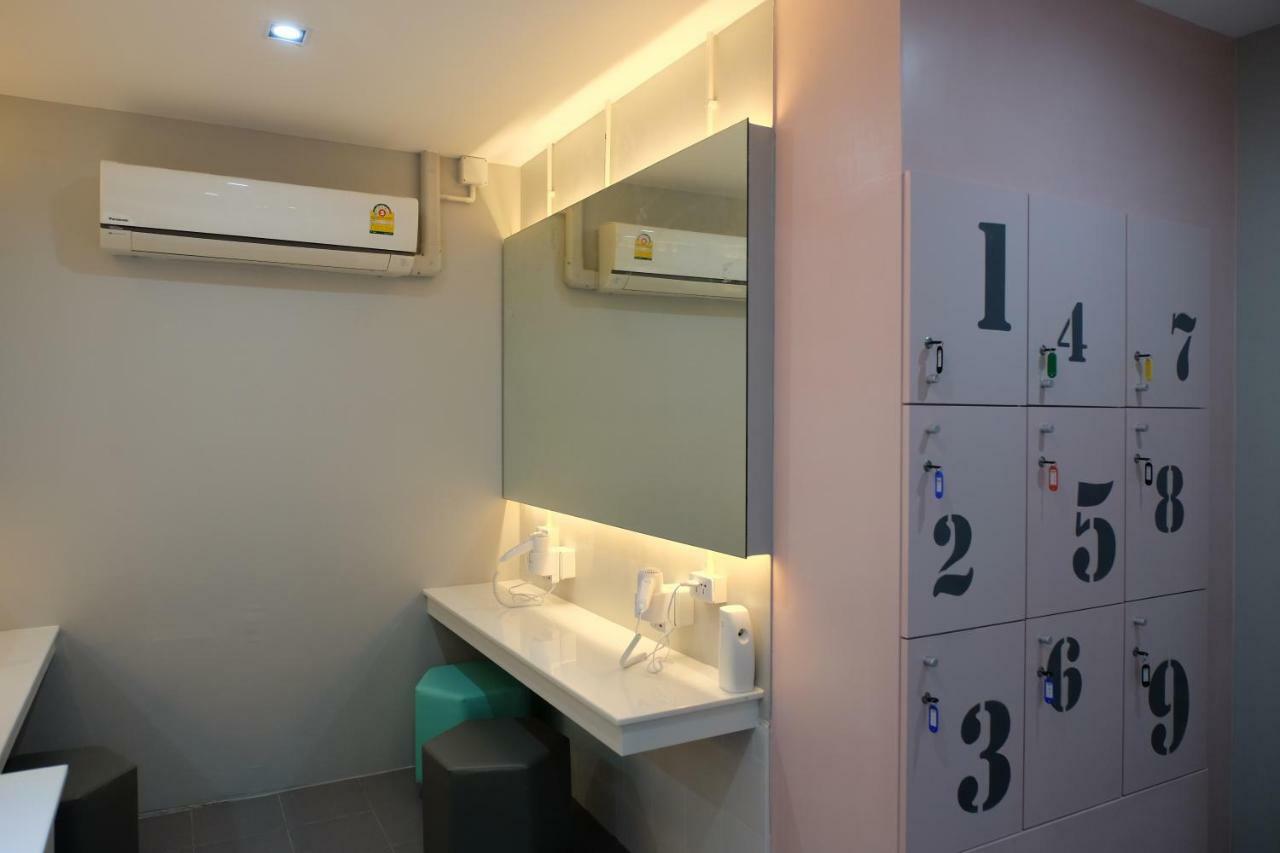 Siam Stadium Hostel Bangkok Luaran gambar