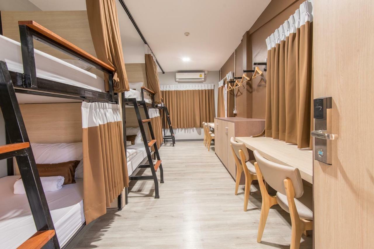 Siam Stadium Hostel Bangkok Luaran gambar